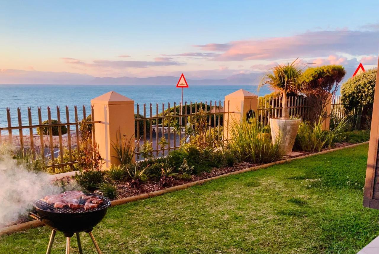 Sage At Whale Cove - Sea Facing Apartment De Kelders Exterior foto